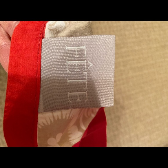 NWT Fete 4 Napkins Tan, White, & Red. 100% Cotton. - Picture 3 of 4